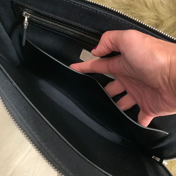 VALENTINO GARAVANI Leather logo UNISEX LG zip clutch - Picture 11 of 16